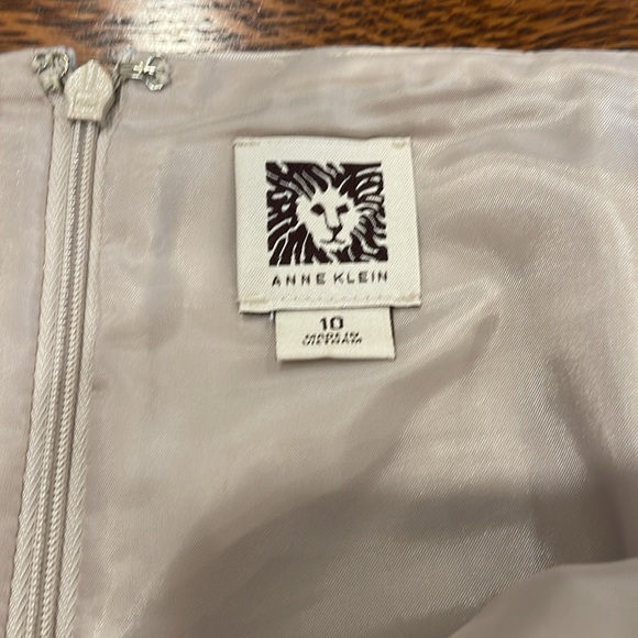 Anne Klein women’s size 10 khaki lined skirt. EUC - Picture 3 of 4